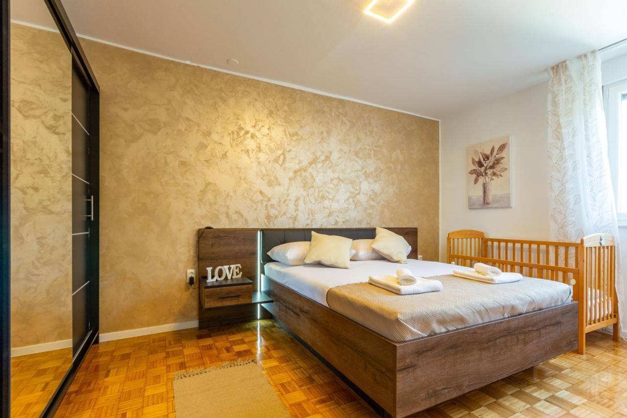 Apolon 2Bdr Apartment With Balcony Задар Екстериор снимка