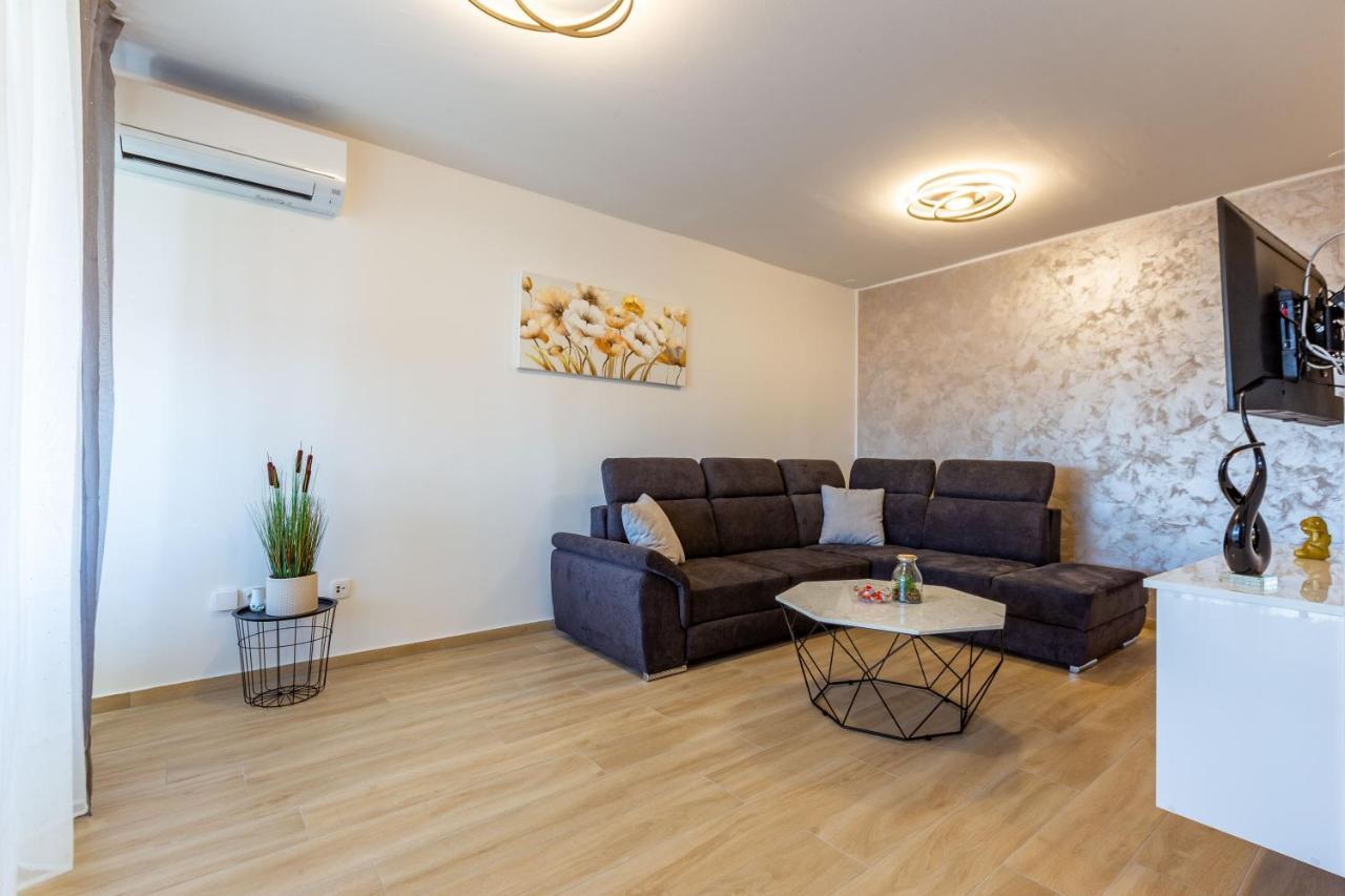 Apolon 2Bdr Apartment With Balcony Задар Екстериор снимка