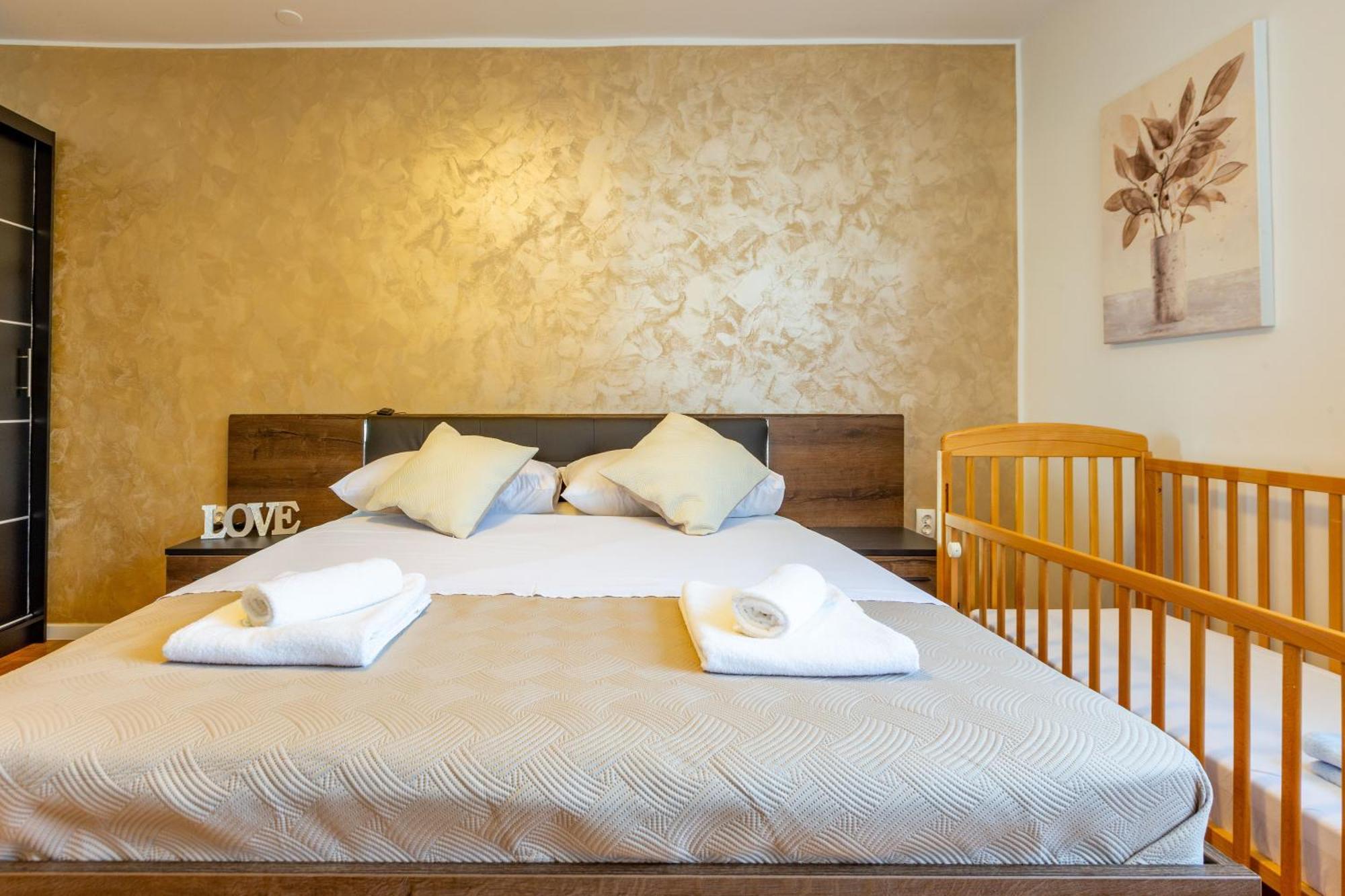 Apolon 2Bdr Apartment With Balcony Задар Екстериор снимка