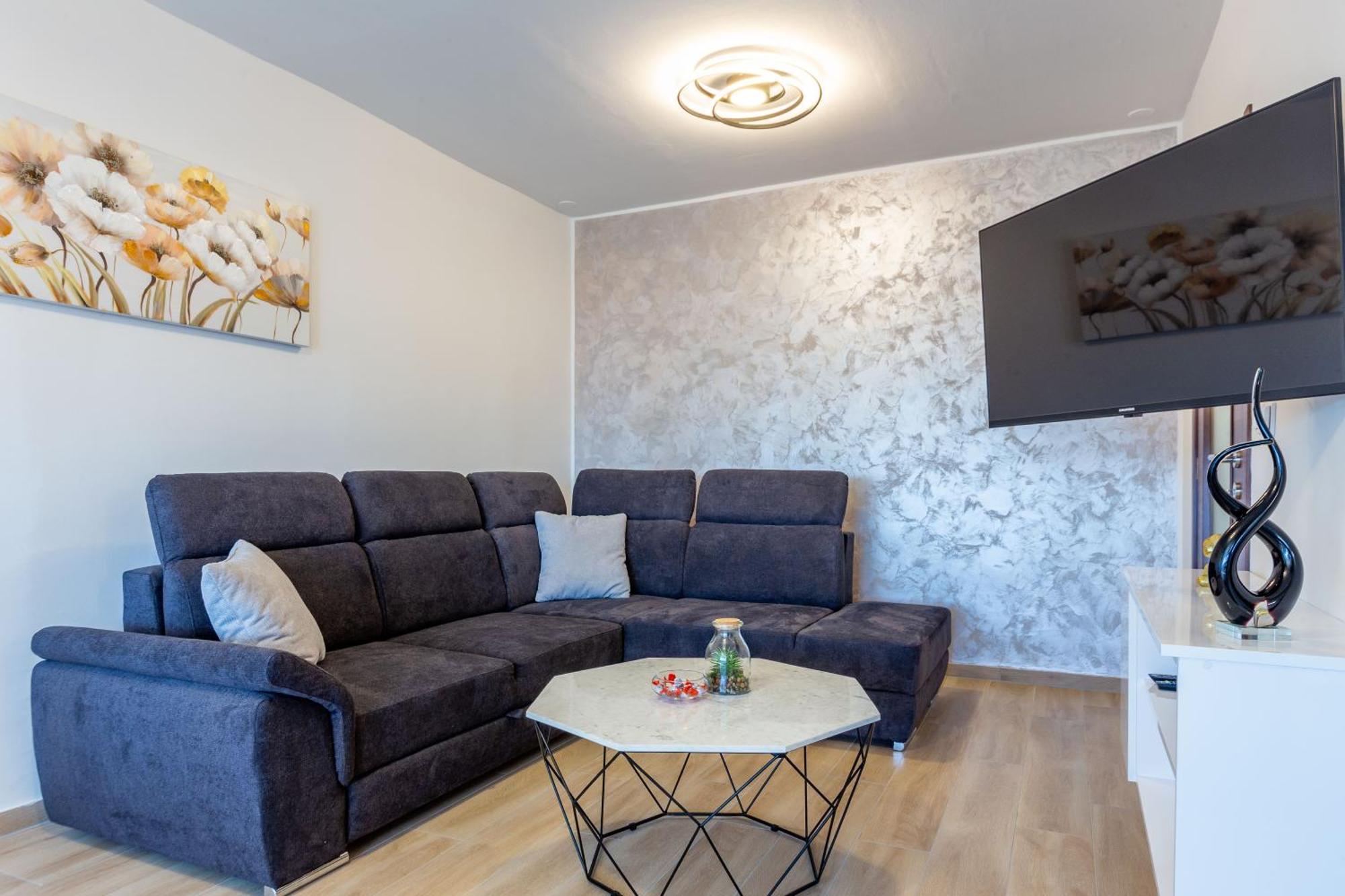 Apolon 2Bdr Apartment With Balcony Задар Екстериор снимка