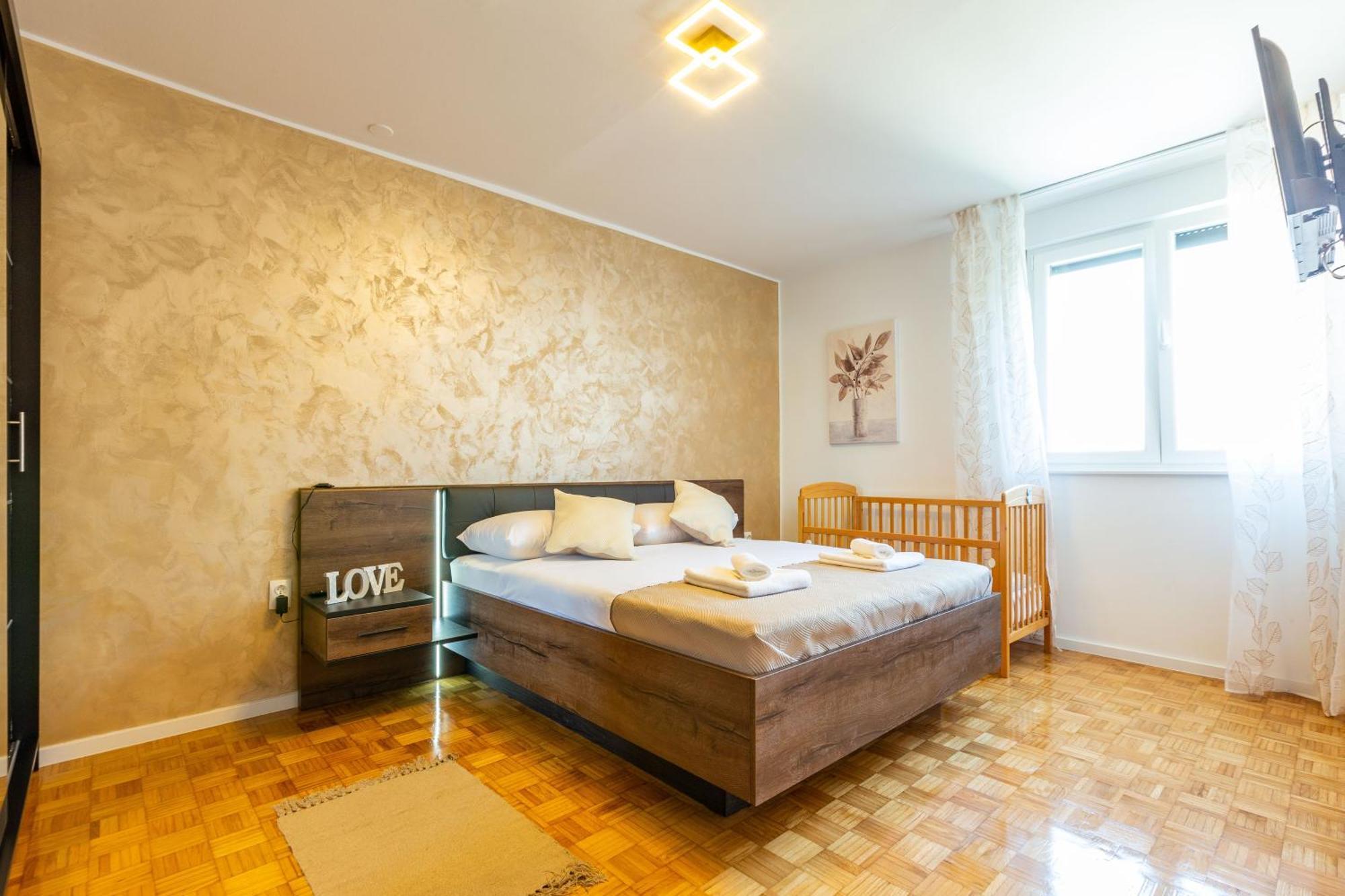 Apolon 2Bdr Apartment With Balcony Задар Екстериор снимка